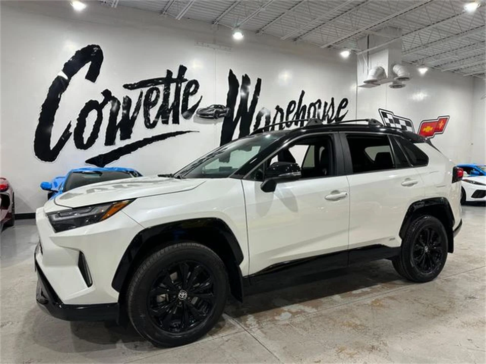 2022 Toyota RAV4 5th Gen - Image 25 of 30