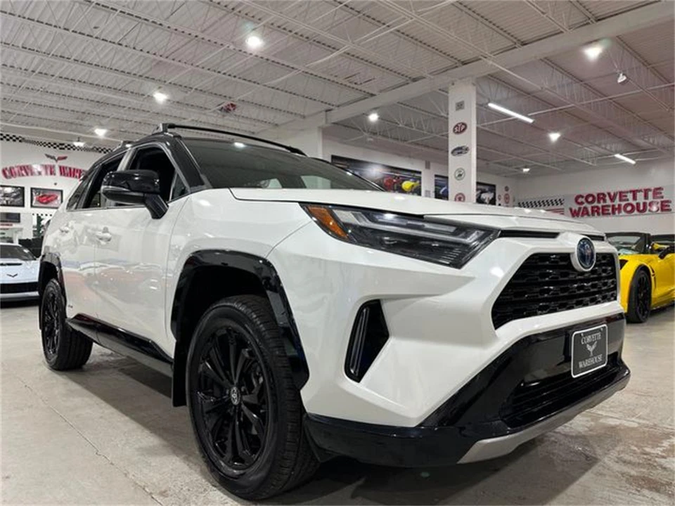 2022 Toyota RAV4 5th Gen - Image 26 of 30
