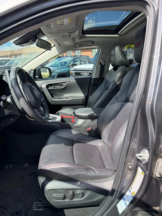 2022 Toyota RAV4 5th Gen - Image 6 of 10