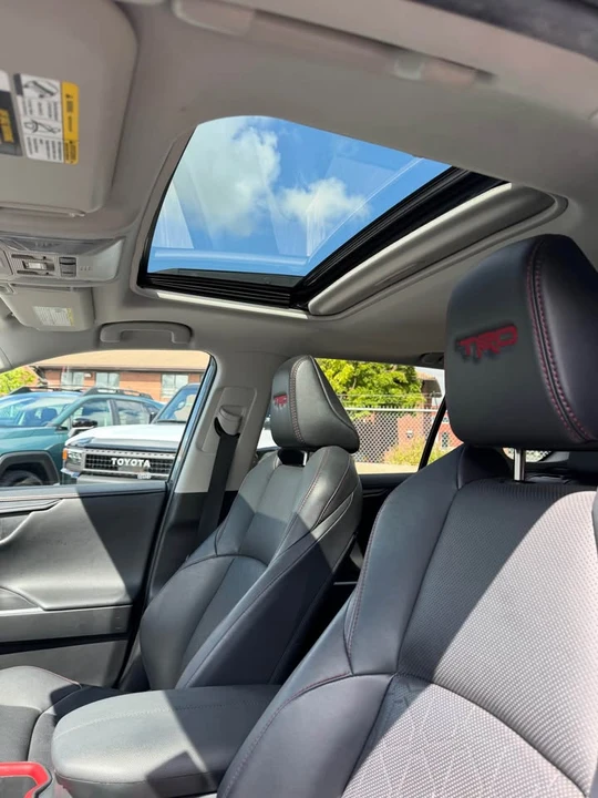 2022 Toyota RAV4 5th Gen - Image 7 of 10
