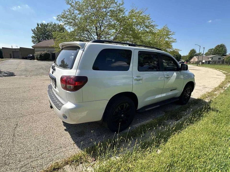 2022 Toyota Sequoia 2nd Gen - Image 9 of 24