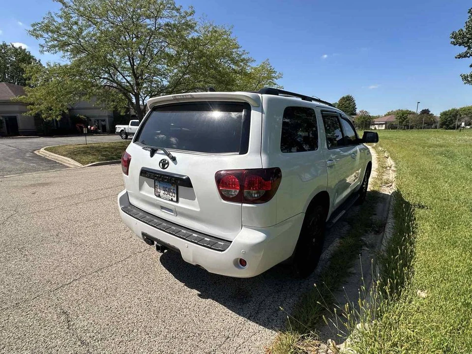 2022 Toyota Sequoia 2nd Gen - Image 8 of 24