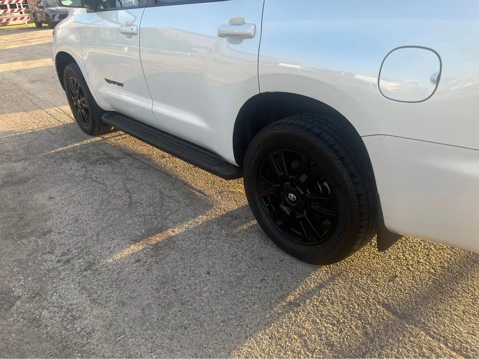 2022 Toyota Sequoia 2nd Gen - Image 5 of 10