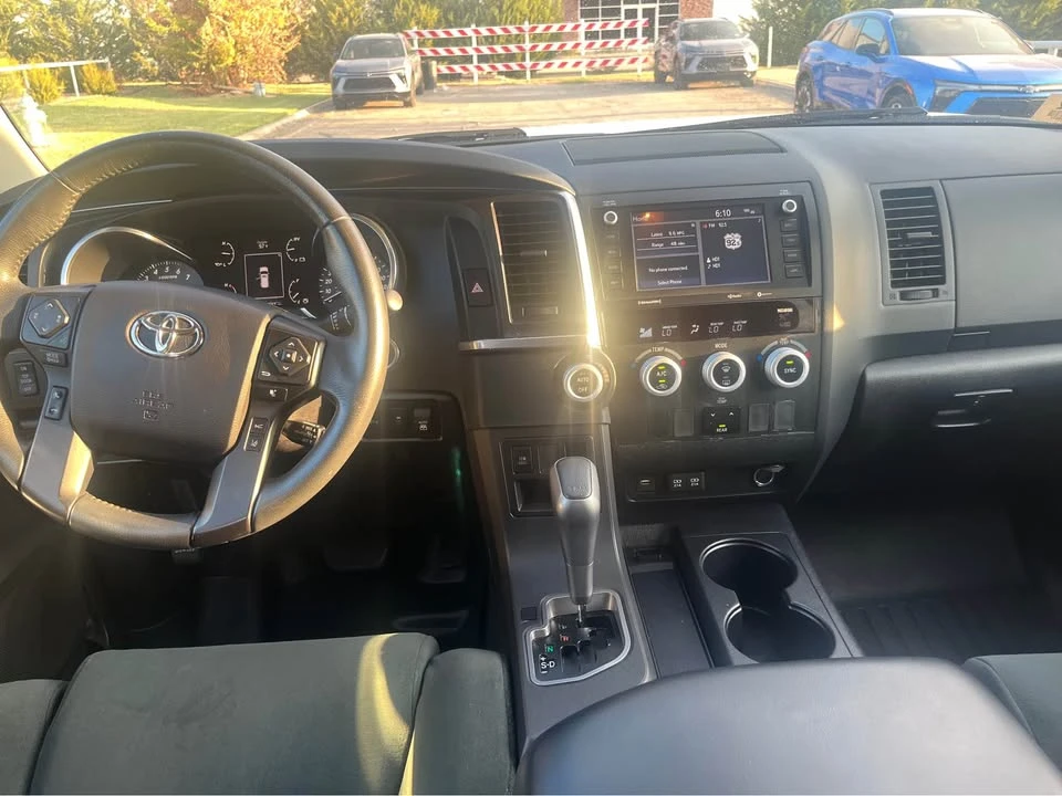 2022 Toyota Sequoia 2nd Gen - Image 6 of 10