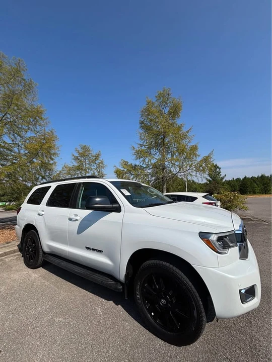 2022 Toyota Sequoia 2nd Gen - Image 3 of 13