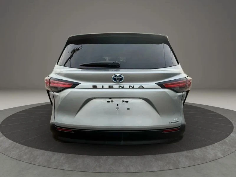 2022 Toyota Sienna 4th Gen - Image 6 of 12