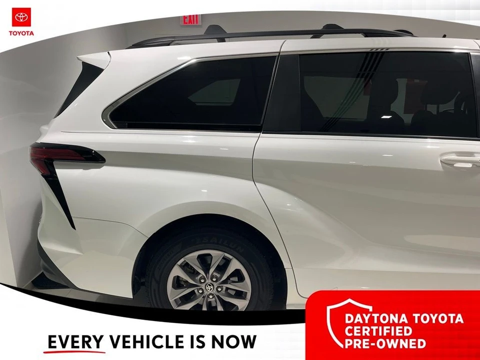 2022 Toyota Sienna 4th Gen - Image 4 of 10