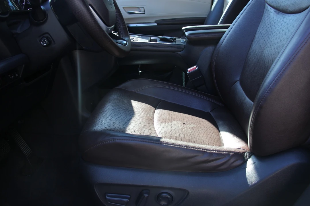 2022 Toyota Sienna 4th Gen - Image 17 of 21