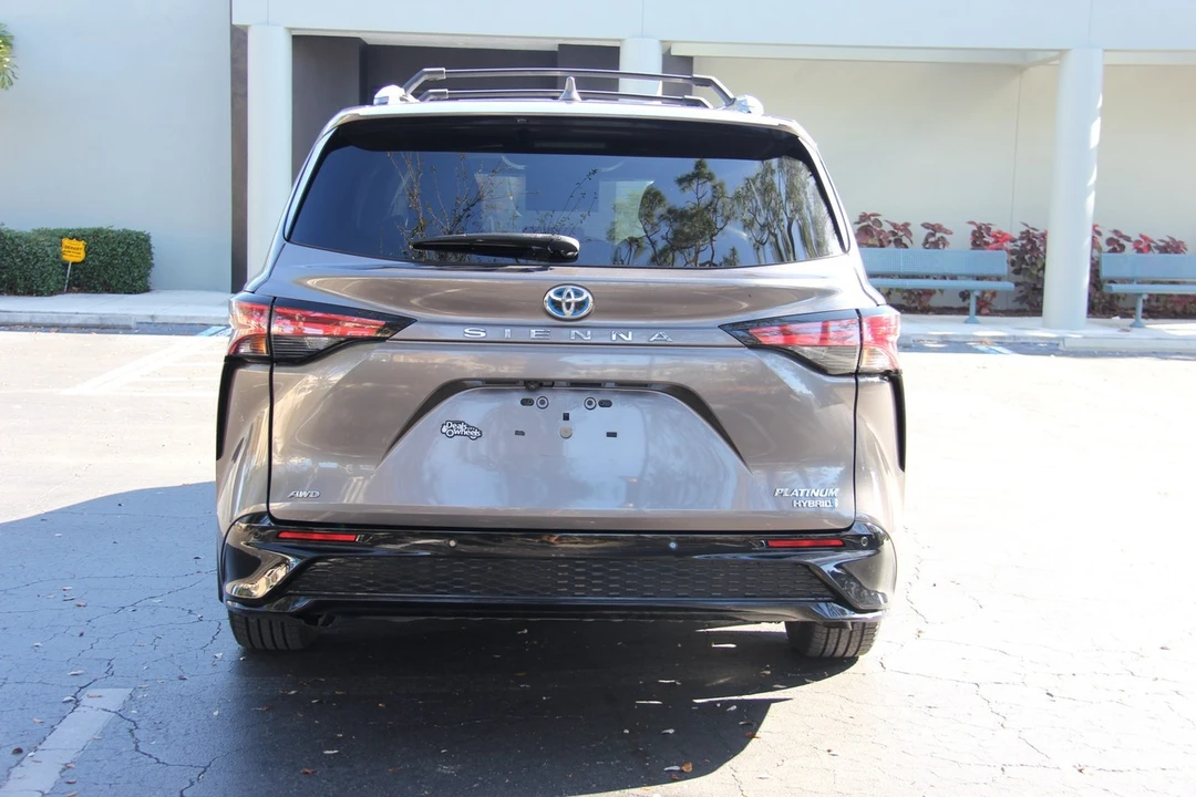2022 Toyota Sienna 4th Gen - Image 8 of 21