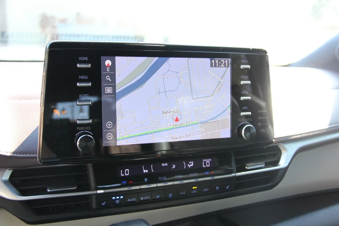 2022 Toyota Sienna 4th Gen - Image 21 of 21