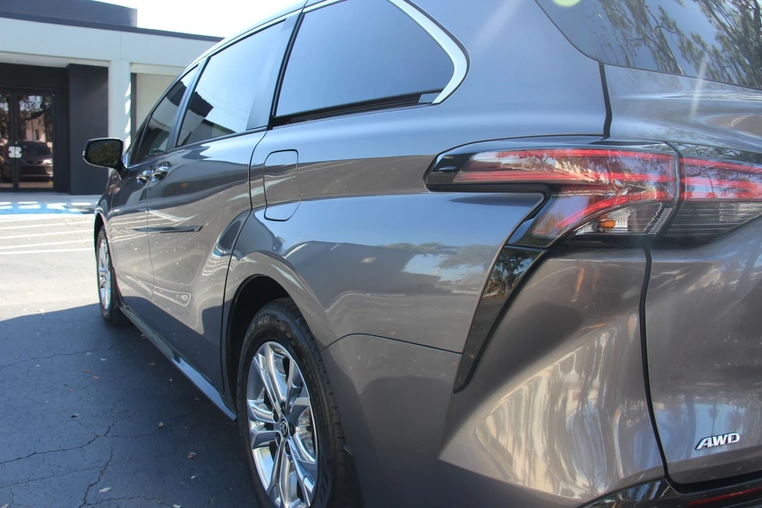 2022 Toyota Sienna 4th Gen - Image 7 of 21