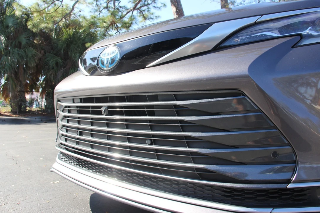 2022 Toyota Sienna 4th Gen - Image 4 of 21