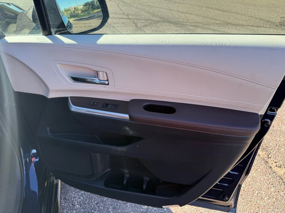 2022 Toyota Sienna 4th Gen - Image 19 of 20
