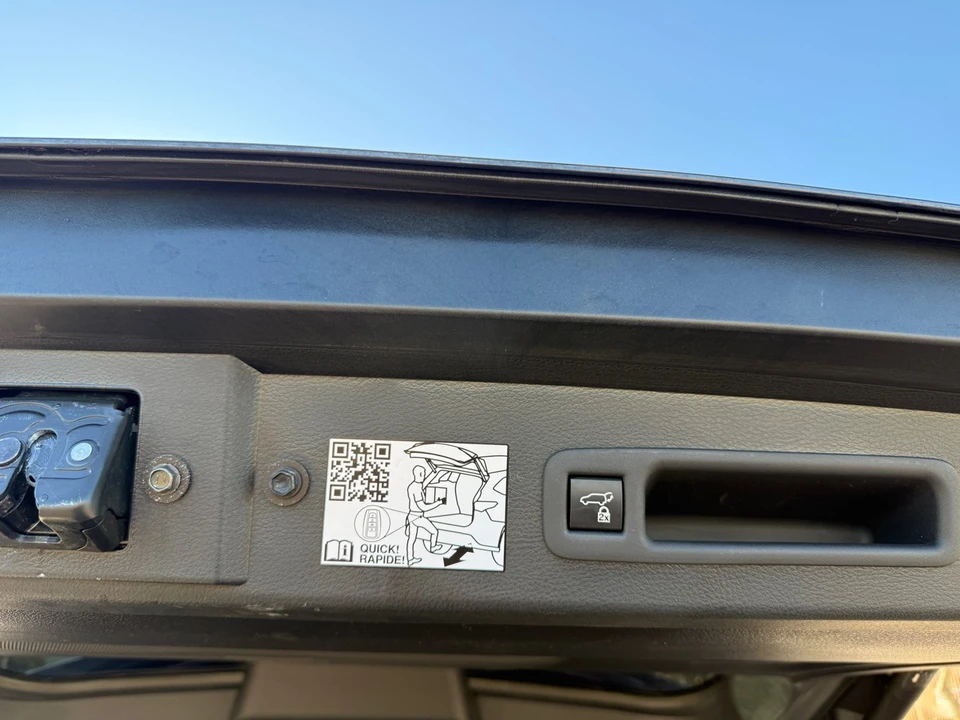 2022 Toyota Sienna 4th Gen - Image 10 of 20