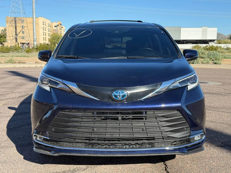 2022 Toyota Sienna 4th Gen - Image 3 of 20