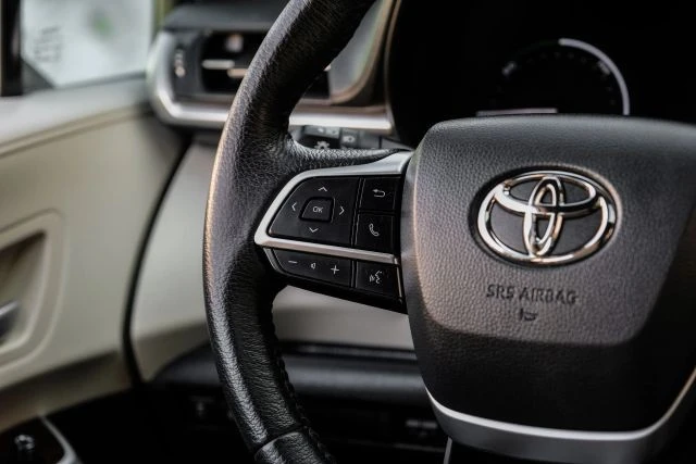 2022 Toyota Sienna 4th Gen - Image 20 of 21