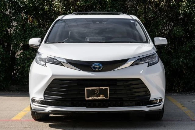2022 Toyota Sienna 4th Gen - Image 7 of 21