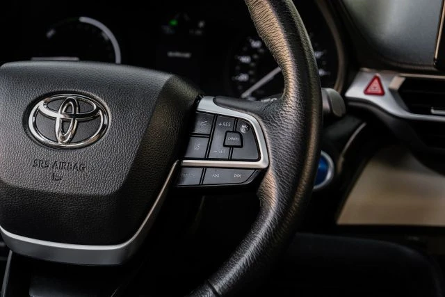 2022 Toyota Sienna 4th Gen - Image 21 of 21