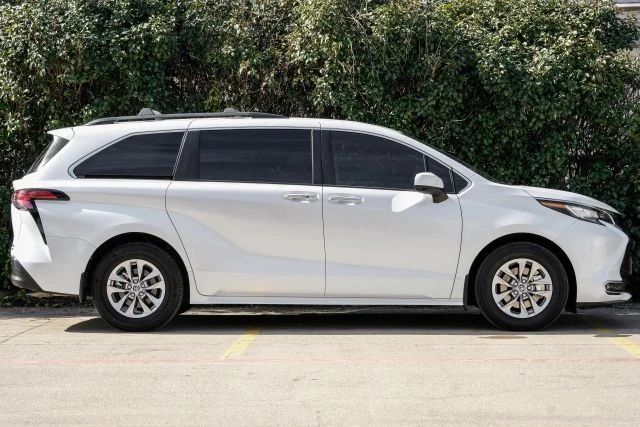 2022 Toyota Sienna 4th Gen - Image 9 of 21