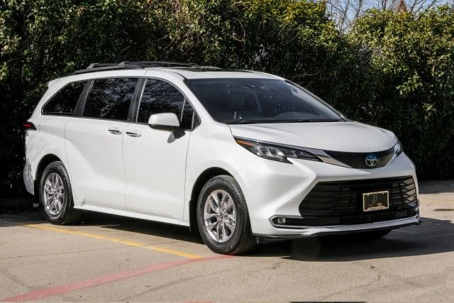 2022 Toyota Sienna 4th Gen - Image 8 of 21