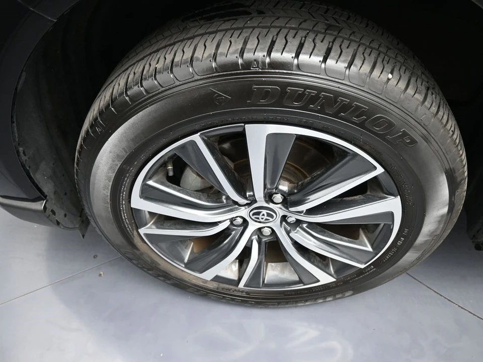 2022 Toyota Venza - Image 14 of 21