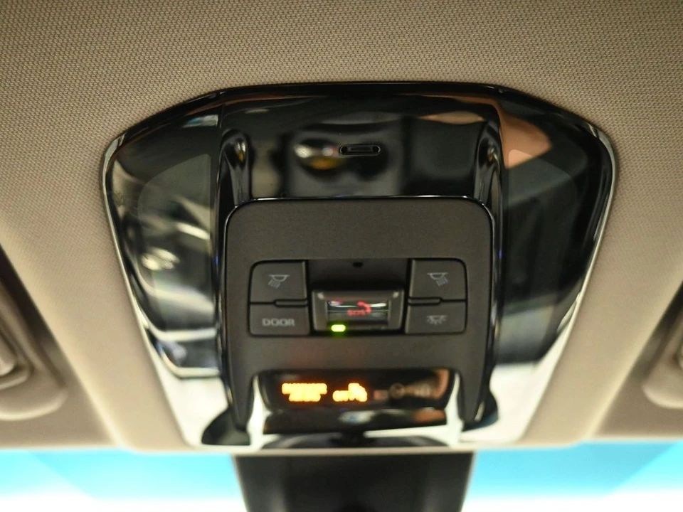 2022 Toyota Venza - Image 17 of 21