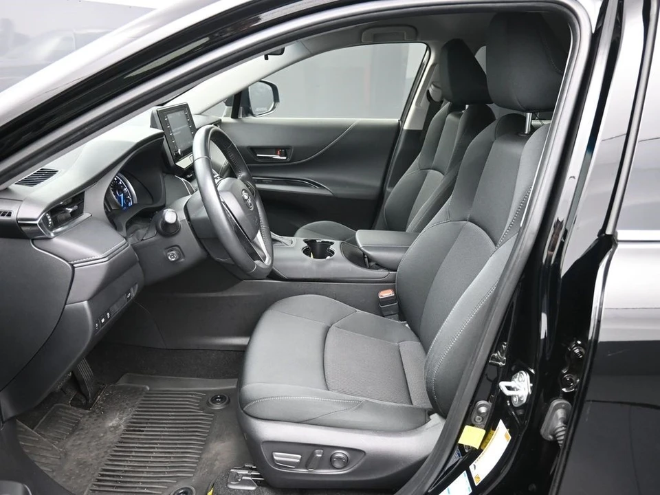 2022 Toyota Venza - Image 18 of 21