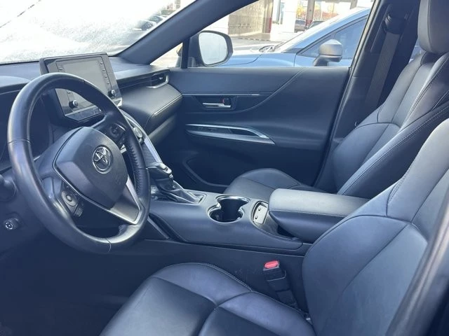 2022 Toyota Venza - Image 7 of 8