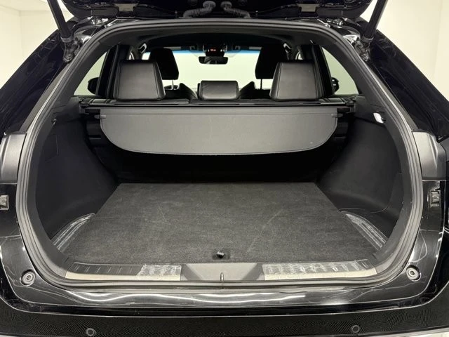 2022 Toyota Venza - Image 11 of 12