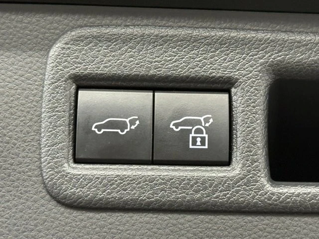 2022 Toyota Venza - Image 12 of 12