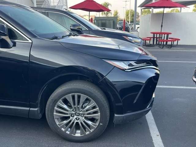 2022 Toyota Venza - Image 6 of 8