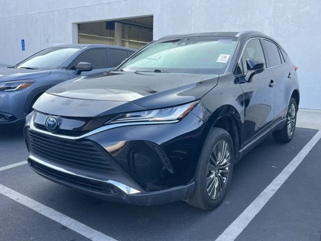 2022 Toyota Venza - Image 2 of 8