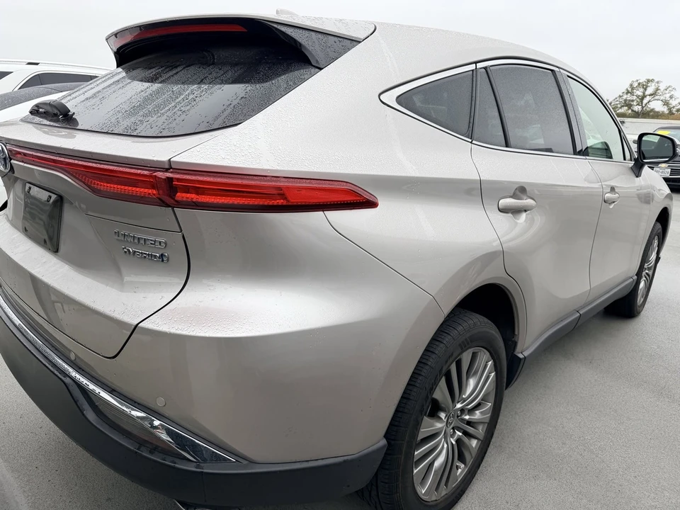 2022 Toyota Venza - Image 5 of 6