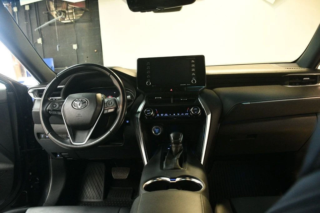 2022 Toyota Venza - Image 5 of 12
