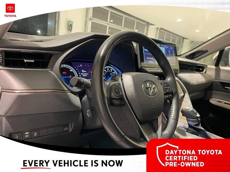 2022 Toyota Venza - Image 6 of 10