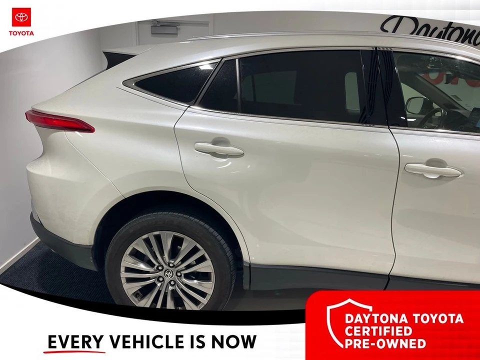 2022 Toyota Venza - Image 4 of 10