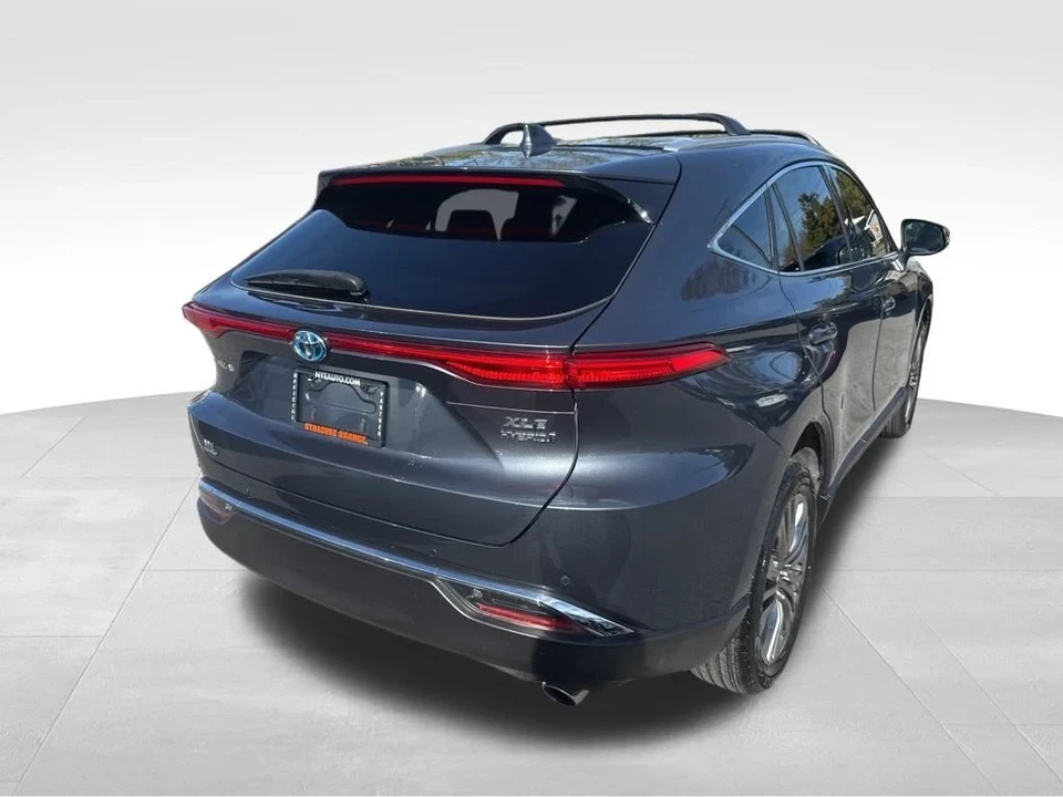2022 Toyota Venza - Image 5 of 12