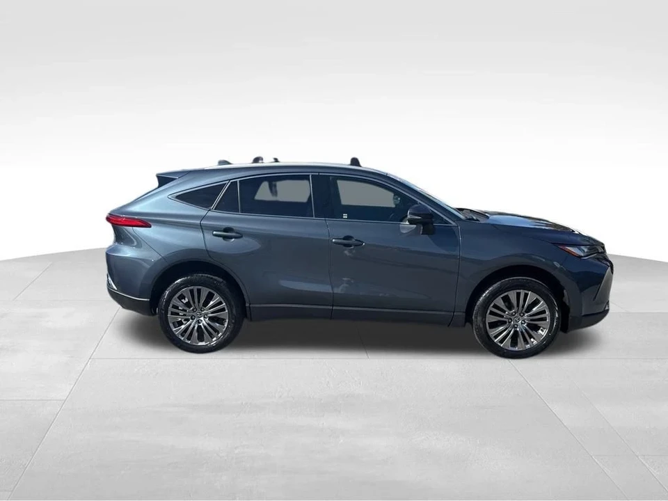 2022 Toyota Venza - Image 6 of 12