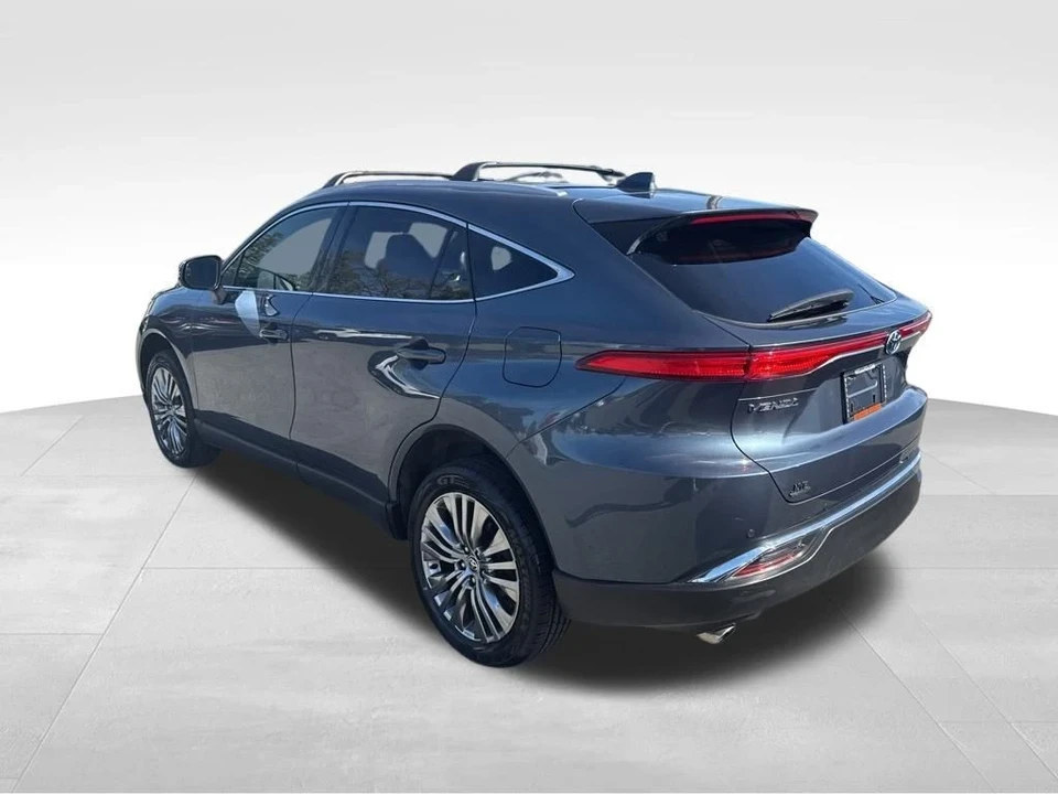 2022 Toyota Venza - Image 3 of 12