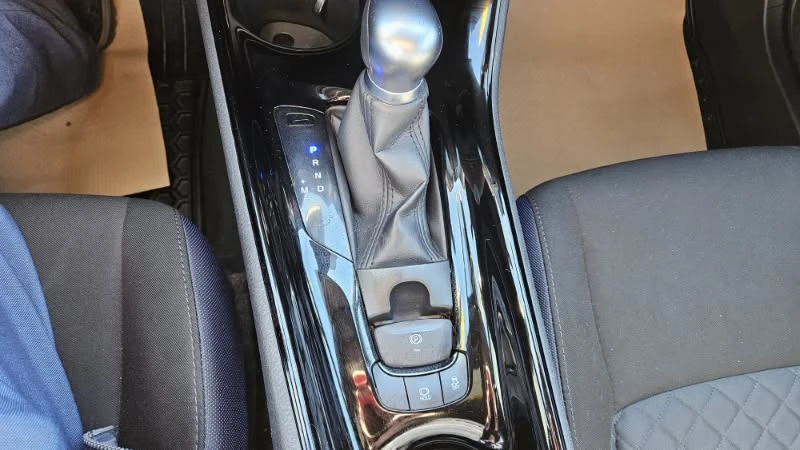 2022 Toyota C-HR - Image 5 of 18