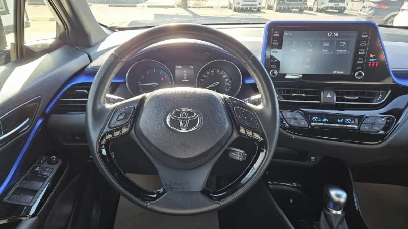2022 Toyota C-HR - Image 8 of 18