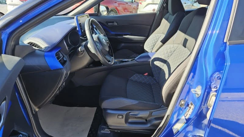 2022 Toyota C-HR - Image 5 of 18