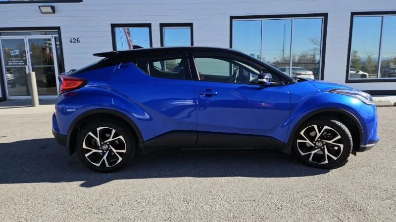 2022 Toyota C-HR - Image 2 of 18