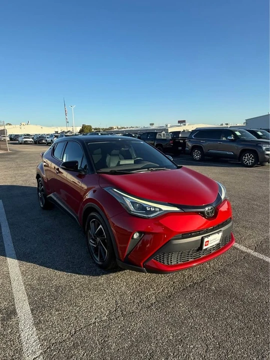 2022 Toyota C-HR - Image 8 of 16
