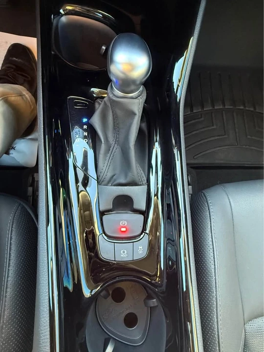 2022 Toyota C-HR - Image 15 of 16