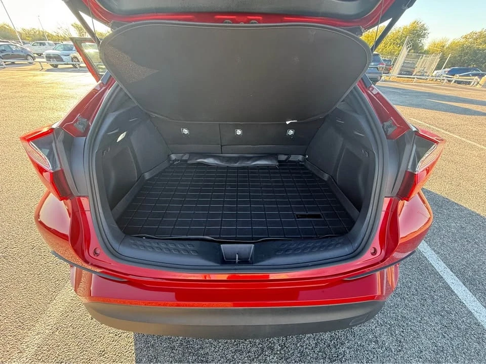 2022 Toyota C-HR - Image 12 of 16