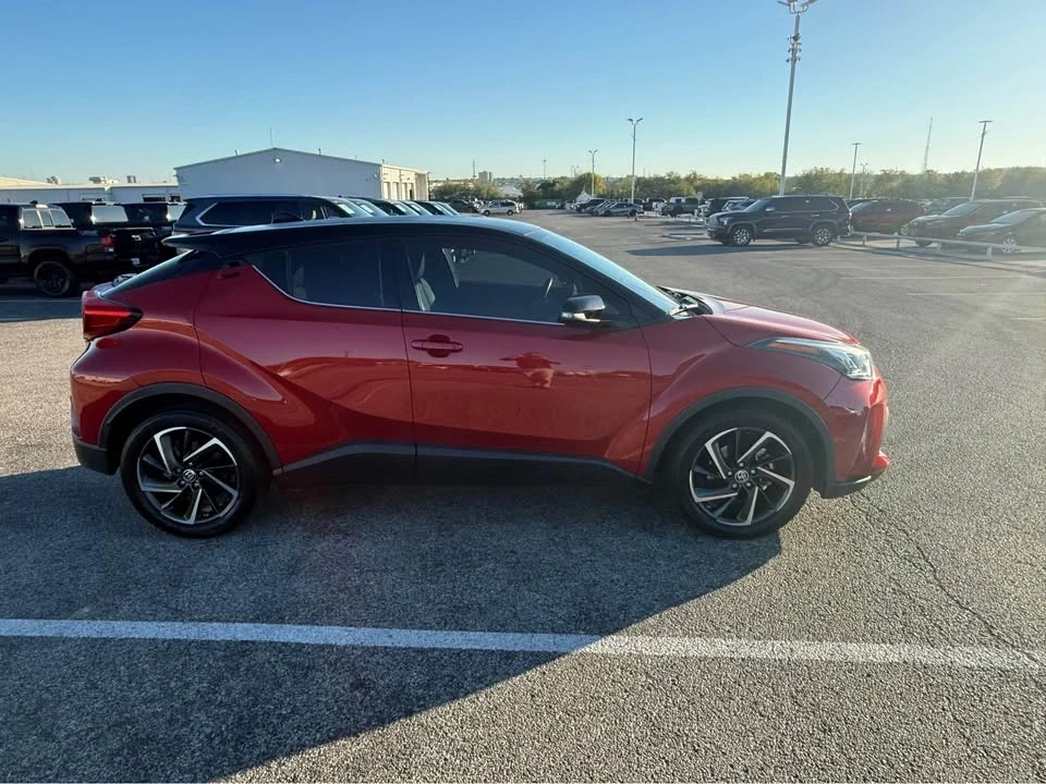 2022 Toyota C-HR - Image 7 of 16