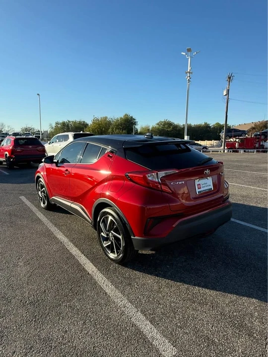 2022 Toyota C-HR - Image 4 of 16