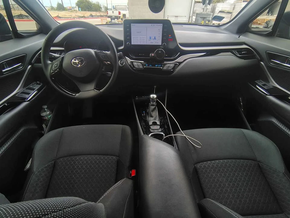 2022 Toyota C-HR - Image 6 of 8