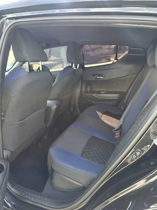 2022 Toyota C-HR - Image 7 of 8